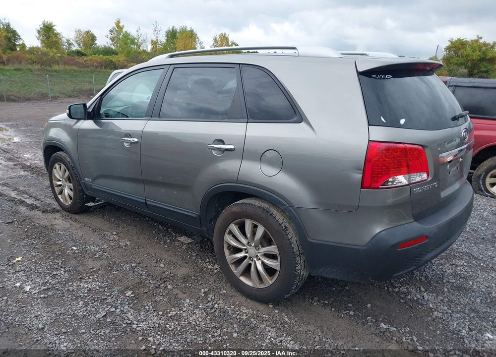 2011 KIA SORENTO VIN: 5XYKUDA14BG005906