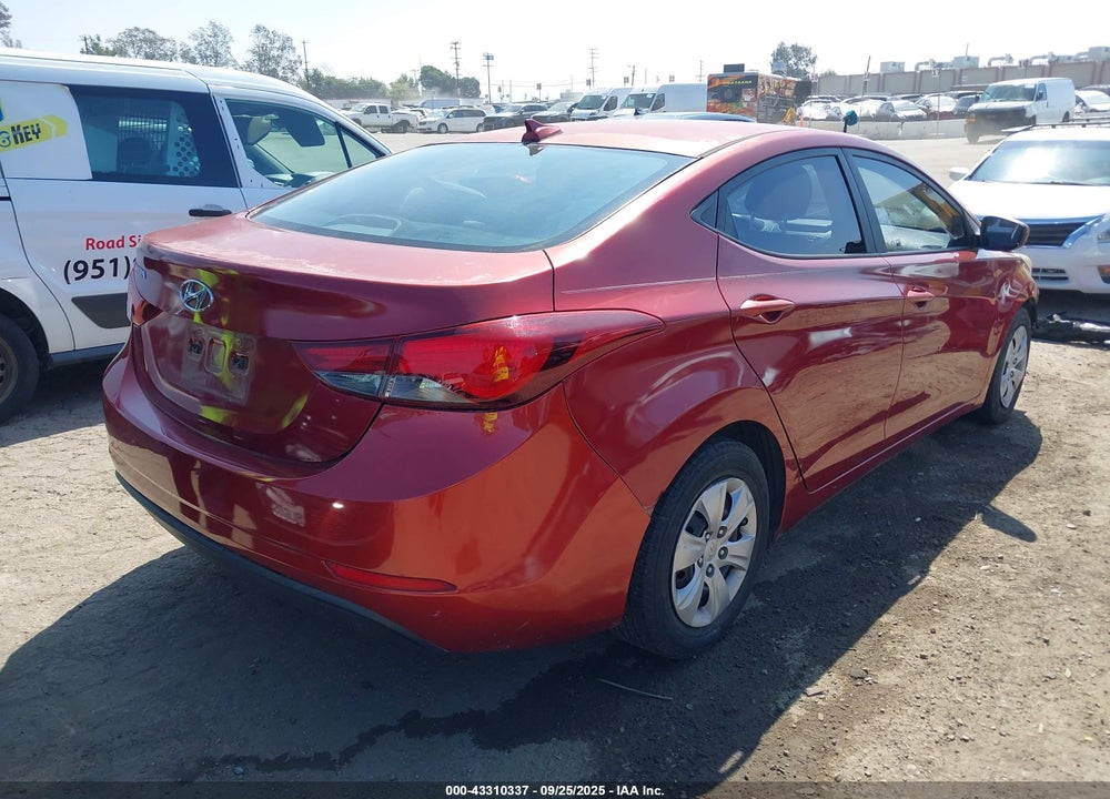 2016 HYUNDAI ELANTRA VIN: 5NPDH4AE2GH765770