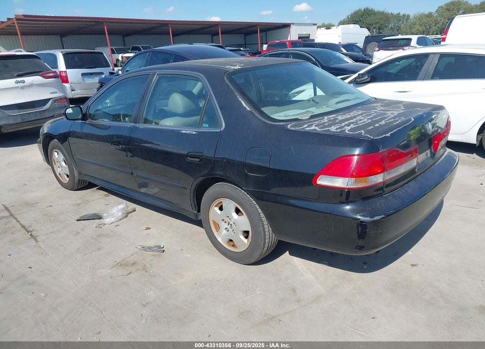 2001 HONDA ACCORD 3.0 EX VIN: 1HGCG16561A056524