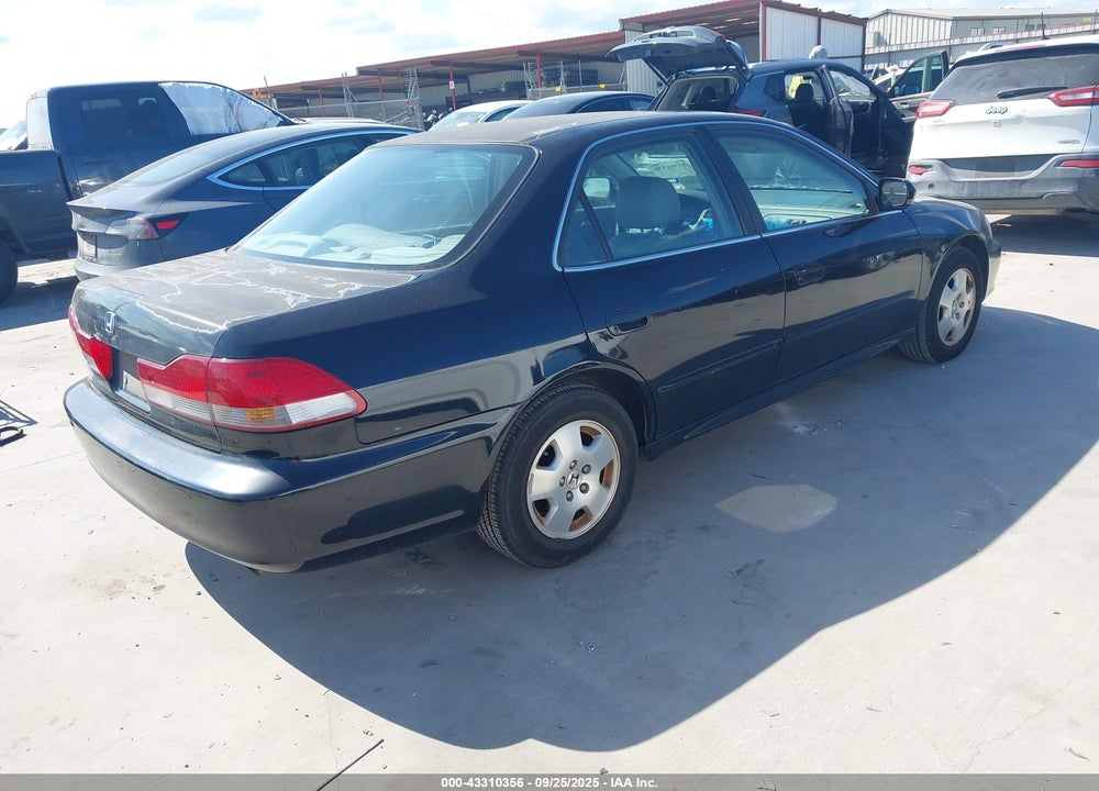 2001 HONDA ACCORD 3.0 EX VIN: 1HGCG16561A056524