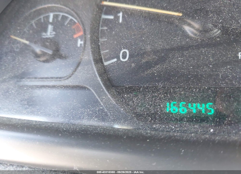 2002 CADILLAC ELDORADO ESC VIN: 1G6EL12Y62B100250