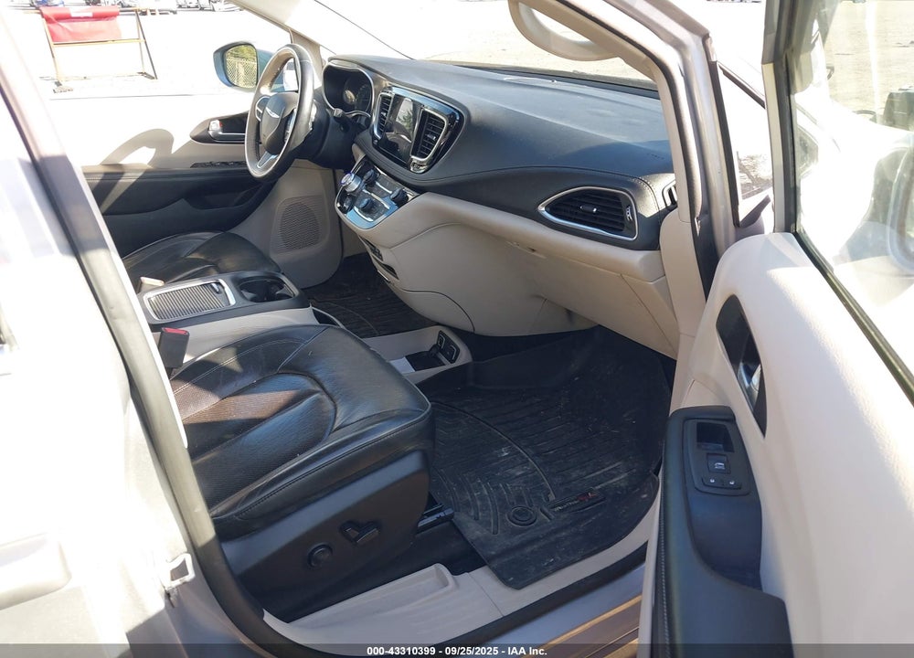 2018 CHRYSLER PACIFICA VIN: 2C4RC1GGXJR185527