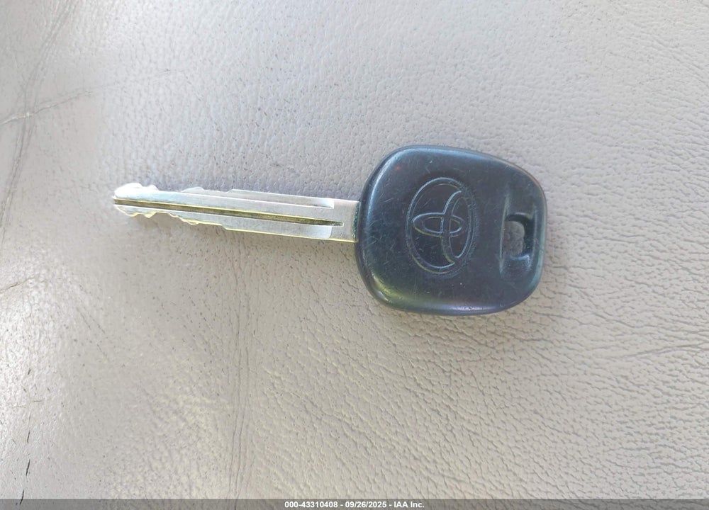 2007 TOYOTA SIENNA XLE VIN: 5TDZK22C87S013879