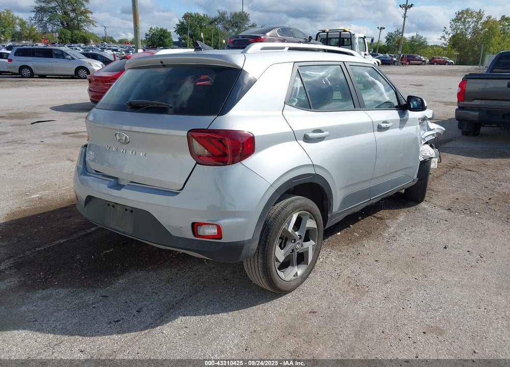 2021 HYUNDAI VENUE SEL VIN: KMHRC8A32MU105588