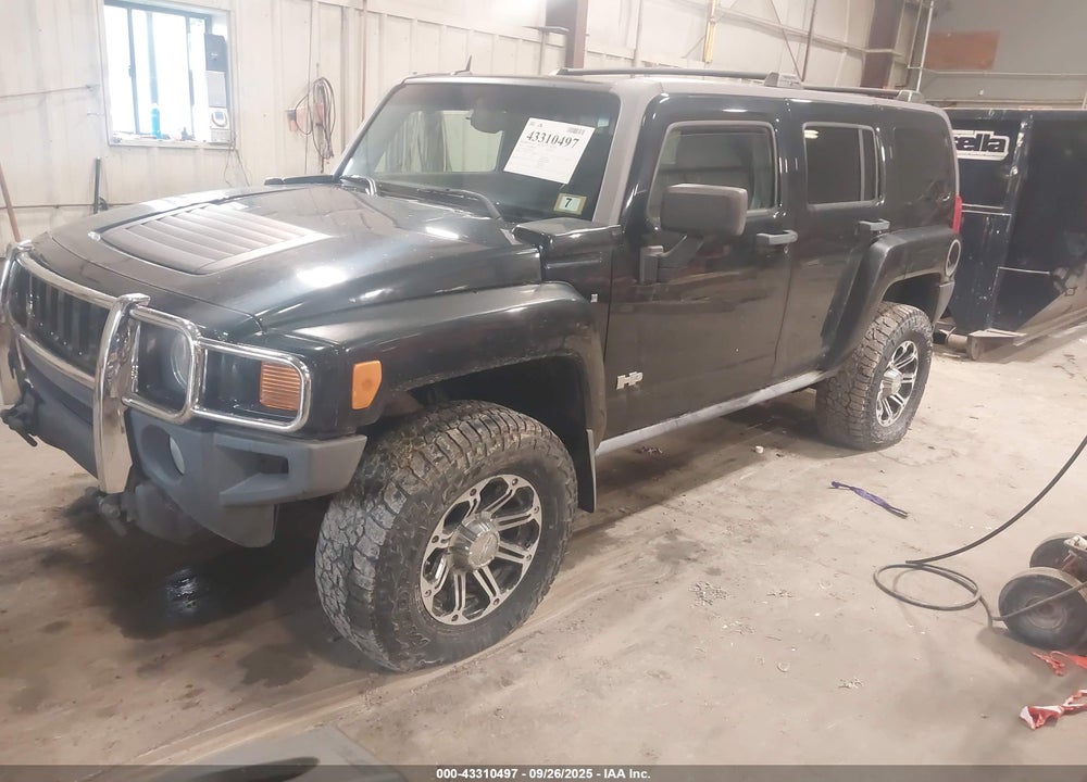 2008 HUMMER H3 SUV VIN: 5GTEN13E288129593