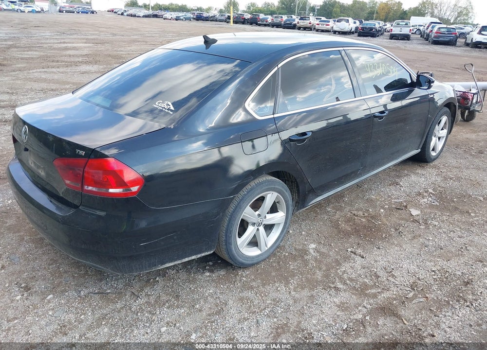 2014 VOLKSWAGEN PASSAT VIN: 1VWAT7A32EC044842