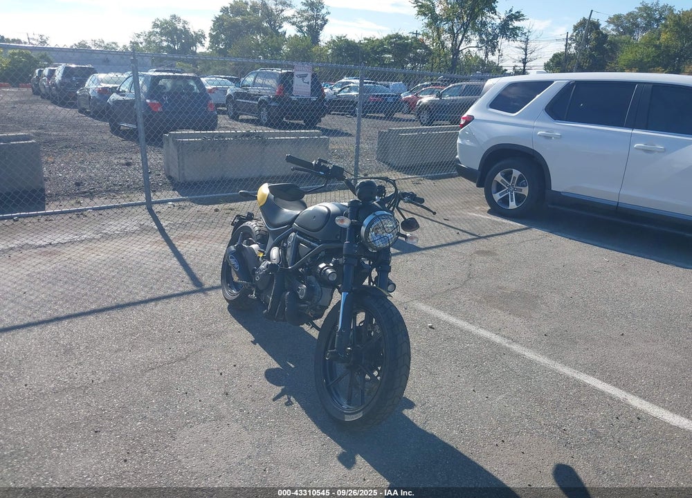2016 DUCATI SCRAMBLER 800 VIN: ML015ANM5GT008224