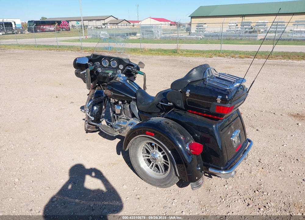 2009 HARLEY-DAVIDSON FLHTCUTG VIN: 1HD1MAM189Y852093