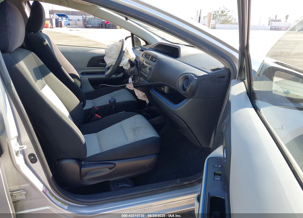 2013 TOYOTA PRIUS C VIN: JTDKDTB38D1549628