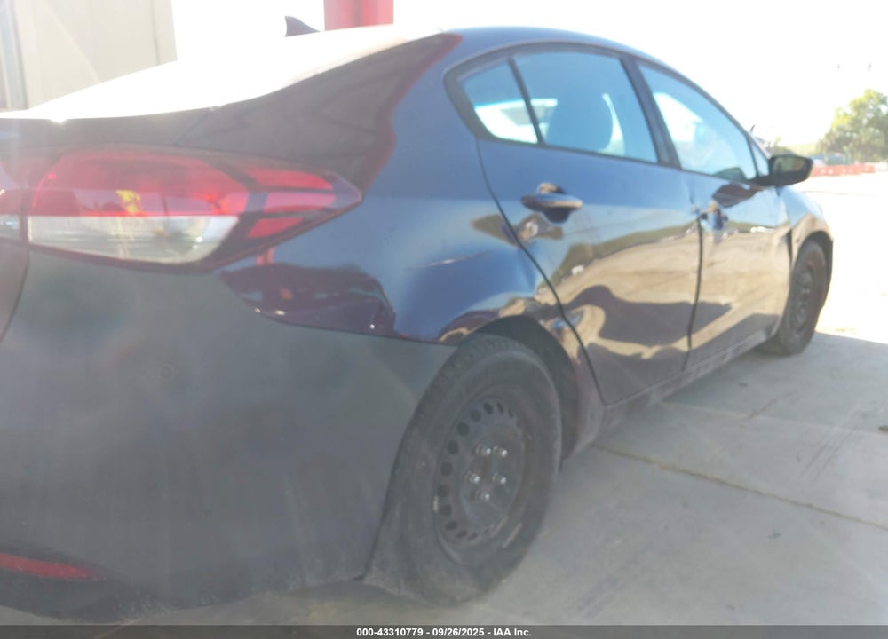 2018 KIA FORTE VIN: 3KPFK4A70JE199597