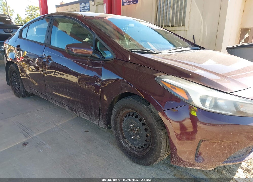 2018 KIA FORTE VIN: 3KPFK4A70JE199597
