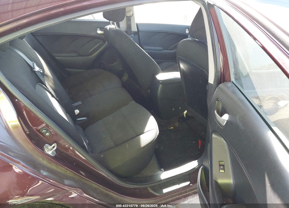 2018 KIA FORTE VIN: 3KPFK4A70JE199597
