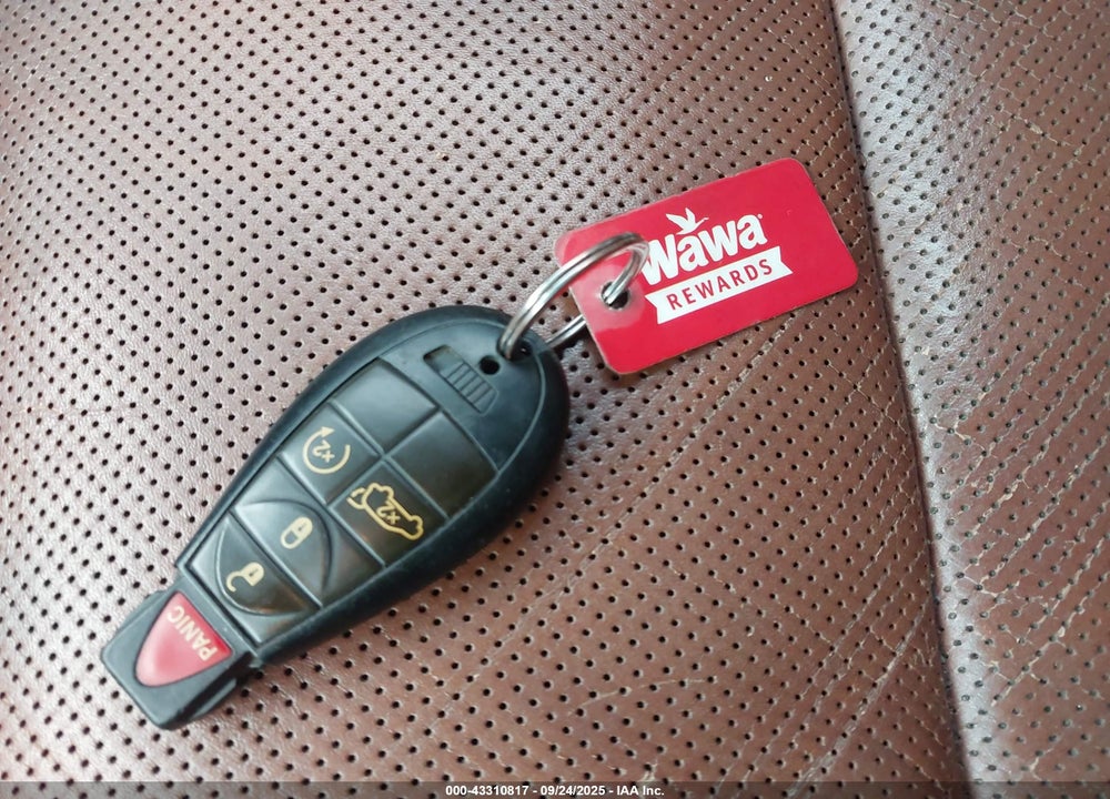 2013 JEEP GRAND CHEROKEE OVERLAND VIN: 1C4RJECT0DC636753