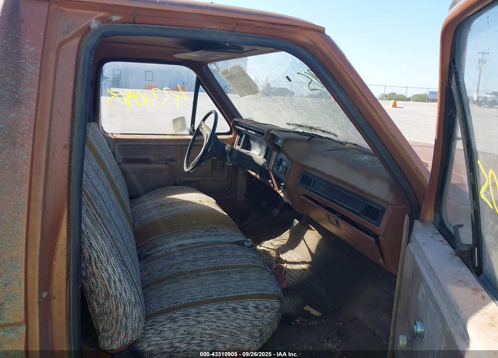 1982 FORD F100 VIN: 1FTCF1030CPA85476