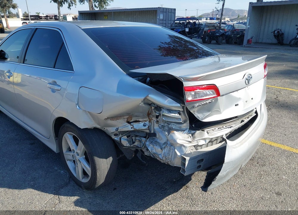 2014 TOYOTA CAMRY SE VIN: 4T1BF1FK4EU400189