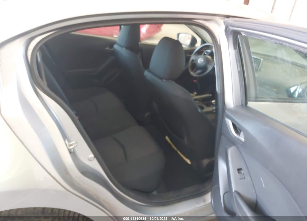 2015 MAZDA 3 VIN: 3MZBM1U71FM212015
