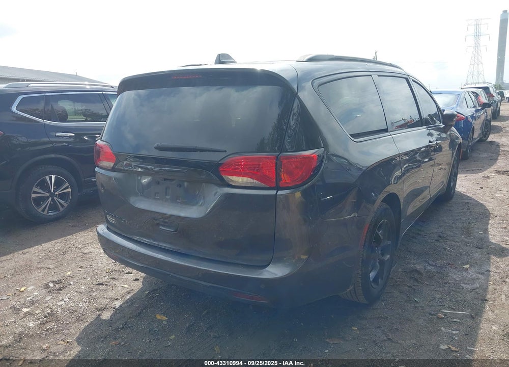 2019 CHRYSLER PACIFICA TOURING L VIN: 2C4RC1BG3KR569657
