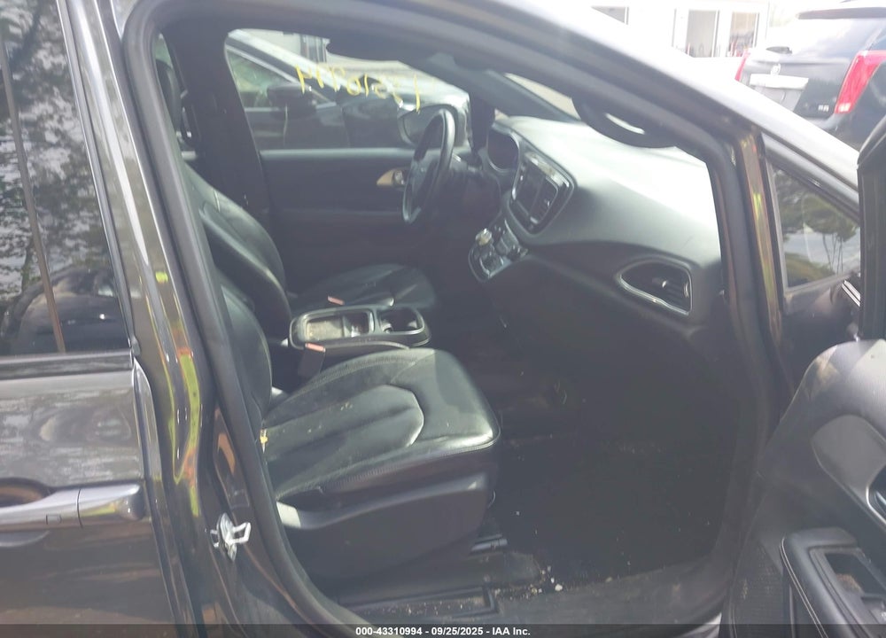 2019 CHRYSLER PACIFICA TOURING L VIN: 2C4RC1BG3KR569657
