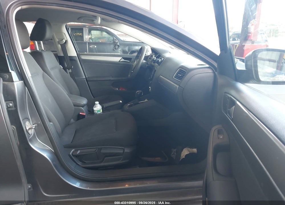 2016 VOLKSWAGEN JETTA VIN: 3VWD67AJ6GM210803