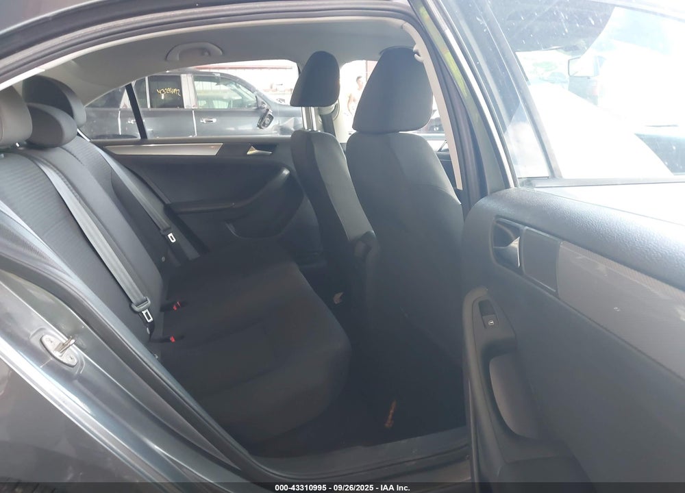 2016 VOLKSWAGEN JETTA VIN: 3VWD67AJ6GM210803
