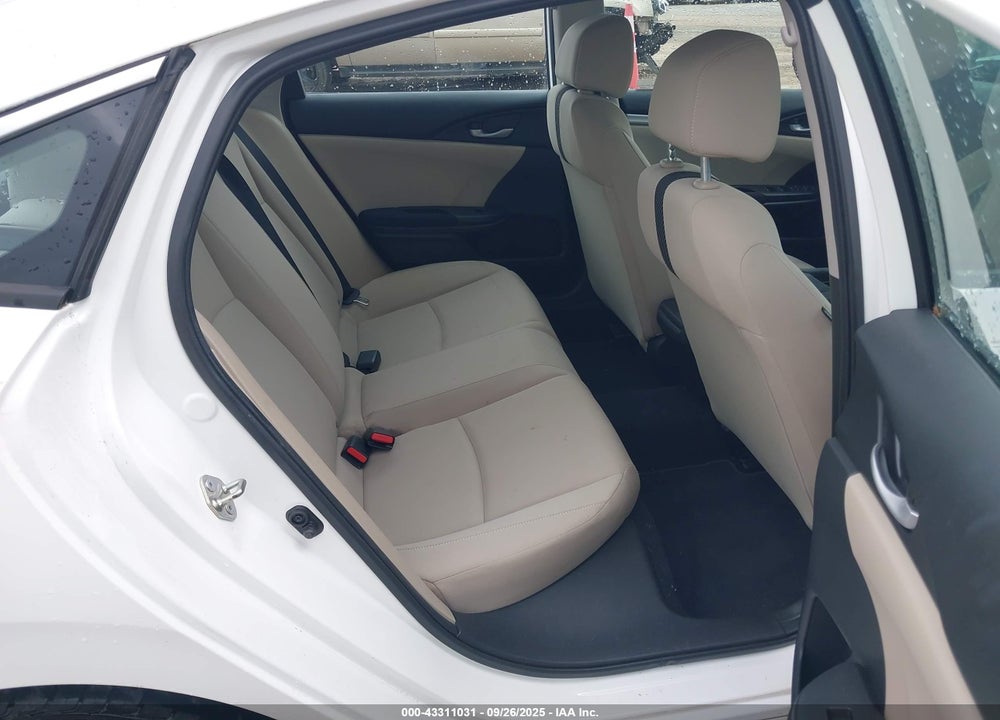 2018 HONDA CIVIC VIN: 2HGFC2F58JH582198