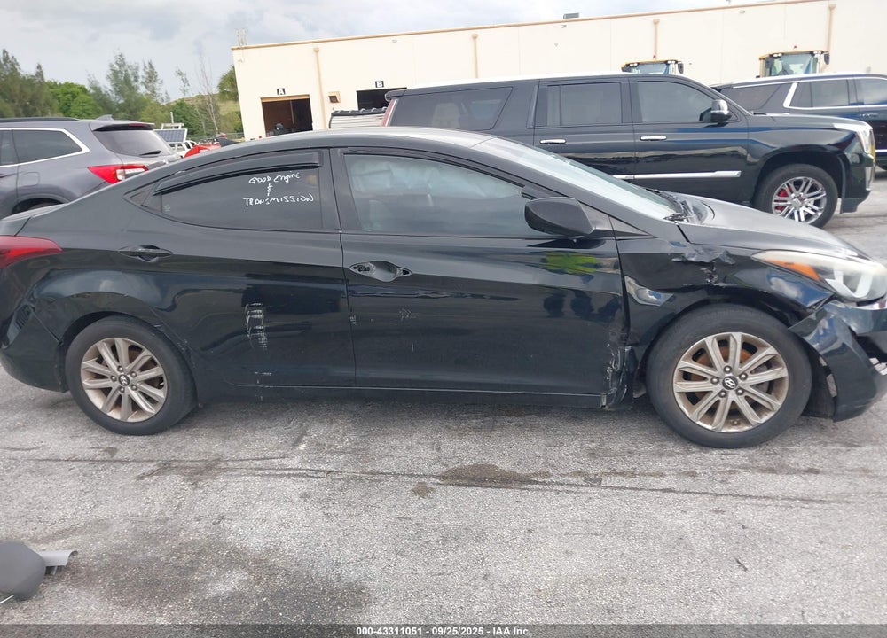 2014 HYUNDAI ELANTRA VIN: 5NPDH4AE1EH458684