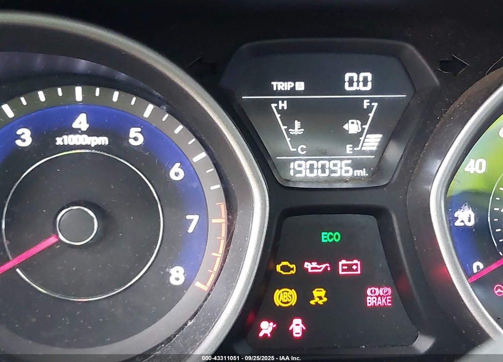2014 HYUNDAI ELANTRA VIN: 5NPDH4AE1EH458684