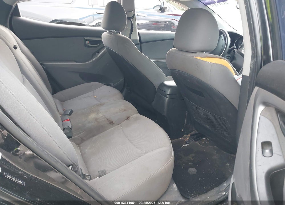 2014 HYUNDAI ELANTRA VIN: 5NPDH4AE1EH458684