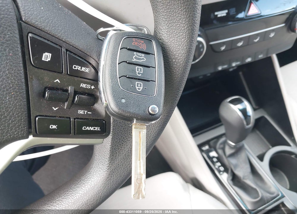 2019 HYUNDAI TUCSON SE VIN: KM8J2CA42KU063402