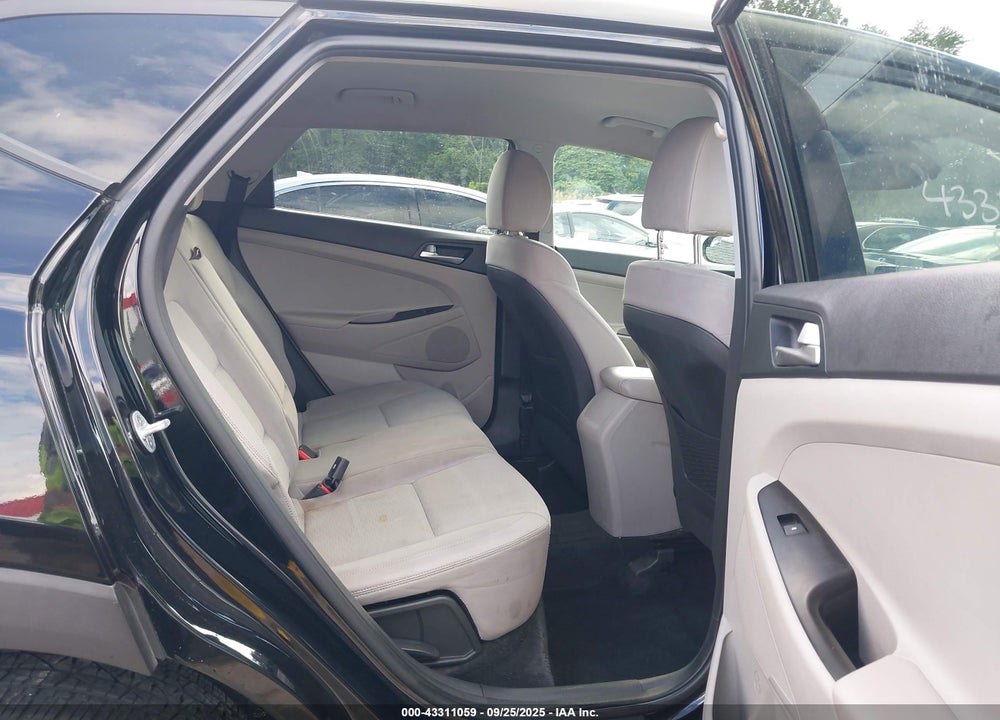 2019 HYUNDAI TUCSON SE VIN: KM8J2CA42KU063402