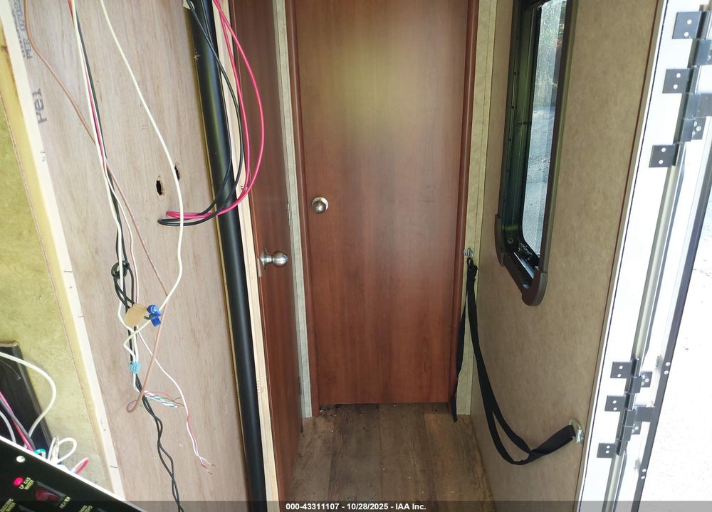 2017 JAYCO EAGLE VIN: 1UJBJ0BU5H1EB0125