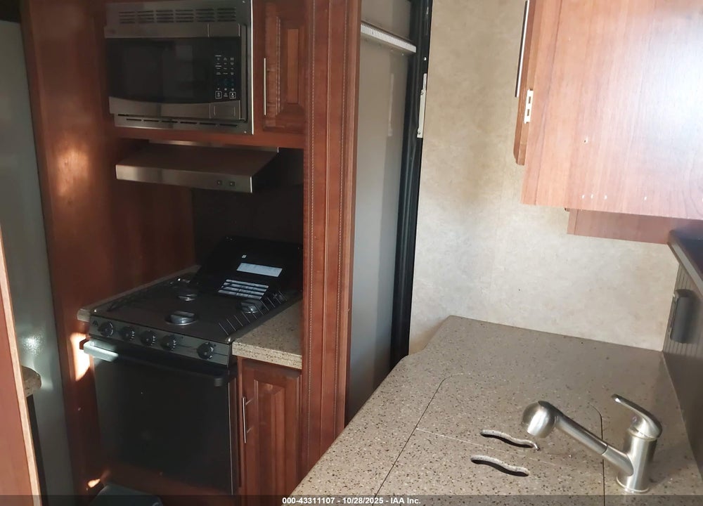 2017 JAYCO EAGLE VIN: 1UJBJ0BU5H1EB0125