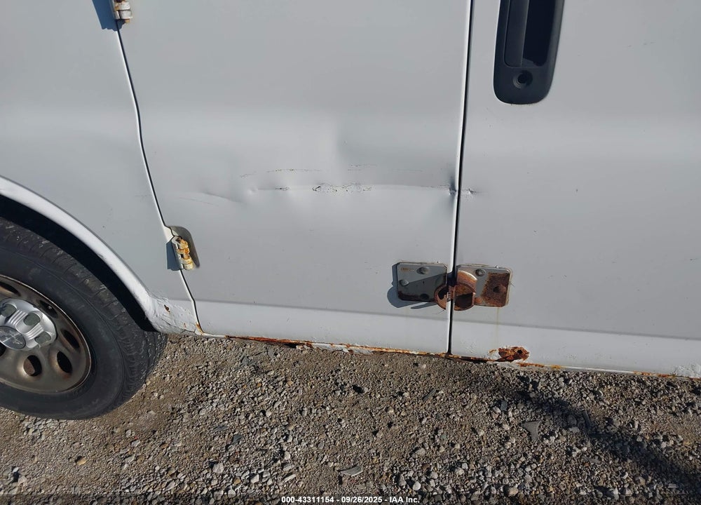 2009 CHEVROLET EXPRESS 1500 VIN: 1GCFG15X591121745