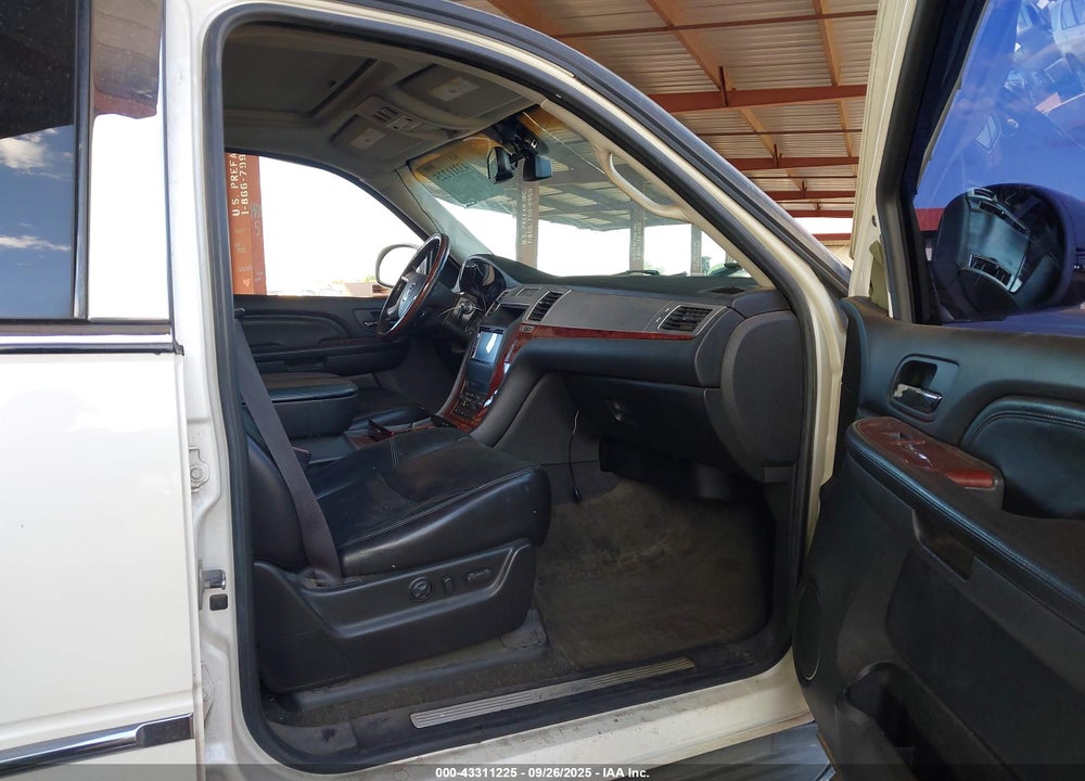 2008 CADILLAC ESCALADE STANDARD VIN: 1GYEC63808R114602