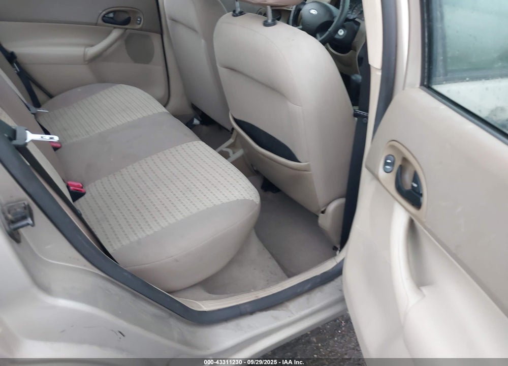 2007 FORD FOCUS VIN: 1FAFP34N97W181495