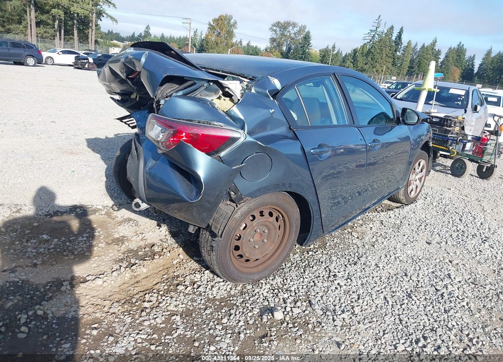2011 MAZDA 3 VIN: JM1BL1UF6B1482703