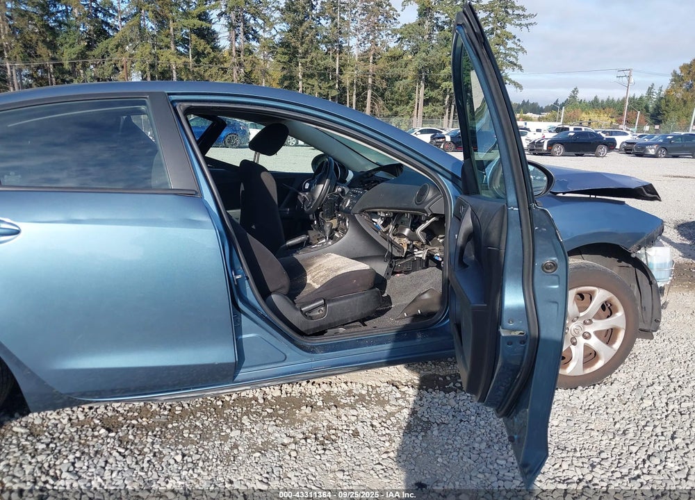 2011 MAZDA 3 VIN: JM1BL1UF6B1482703