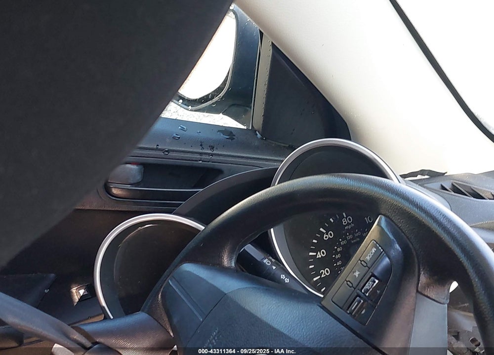 2011 MAZDA 3 VIN: JM1BL1UF6B1482703