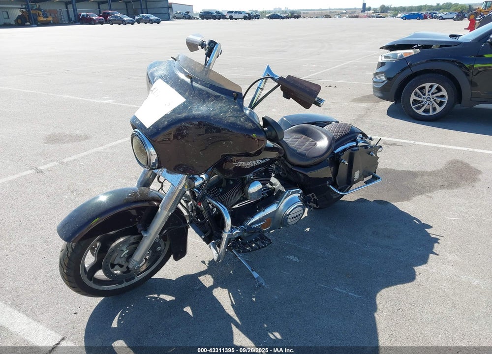 2011 HARLEY-DAVIDSON FLHX VIN: 1HD1KBM13BB602619