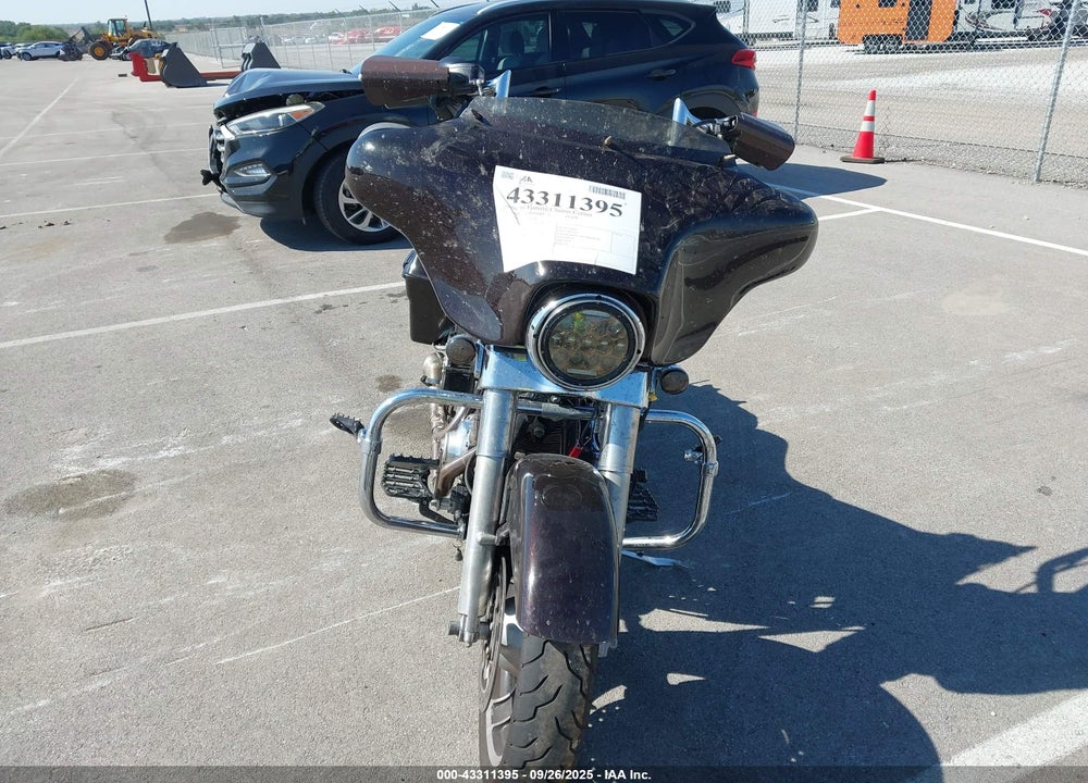 2011 HARLEY-DAVIDSON FLHX VIN: 1HD1KBM13BB602619