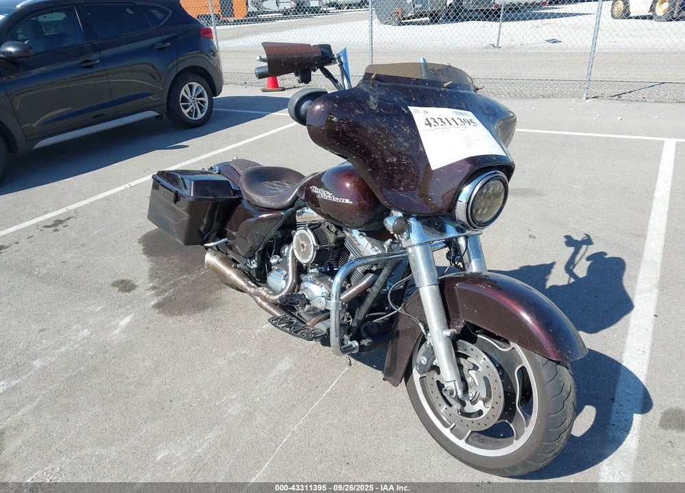 2011 HARLEY-DAVIDSON FLHX VIN: 1HD1KBM13BB602619