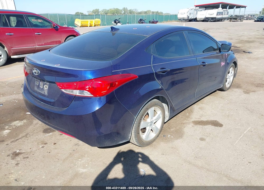 2013 HYUNDAI ELANTRA VIN: 5NPDH4AE0DH289465