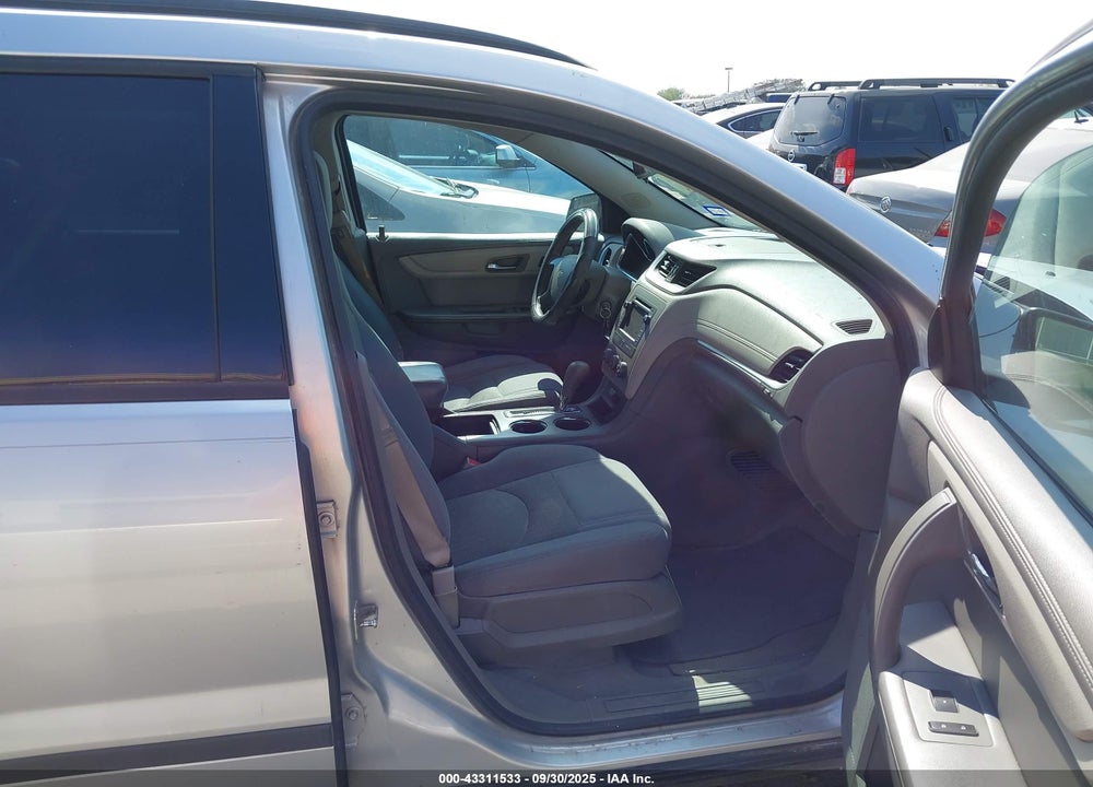 2014 CHEVROLET TRAVERSE LS VIN: 1GNKRFED4EJ335686