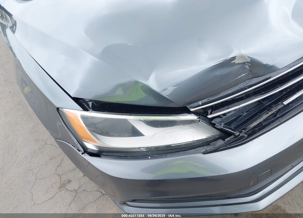 2016 VOLKSWAGEN JETTA VIN: 3VWD67AJ5GM238379