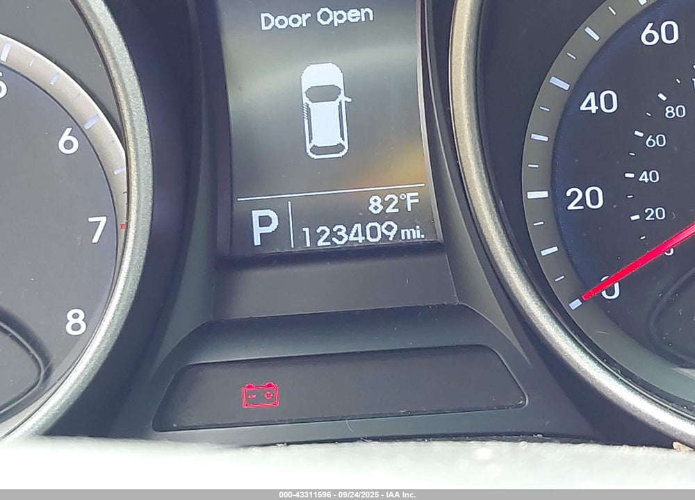 2016 HYUNDAI SANTA FE VIN: KM8SMDHF5GU153257