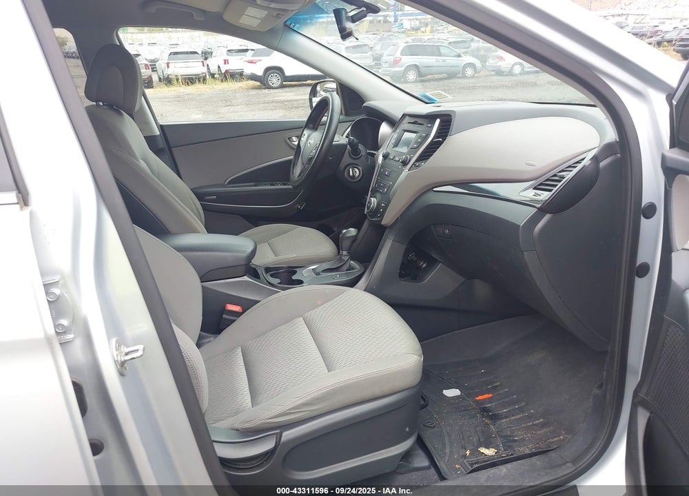 2016 HYUNDAI SANTA FE VIN: KM8SMDHF5GU153257