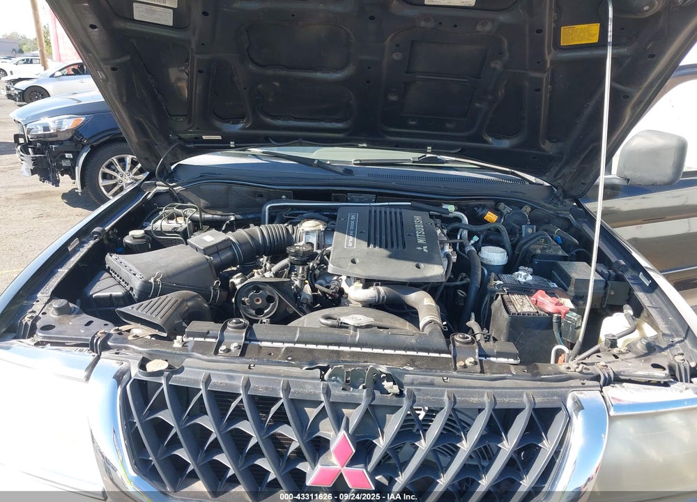 2000 MITSUBISHI MONTERO SPORT LS/XLS VIN: JA4MT31HXYP062484