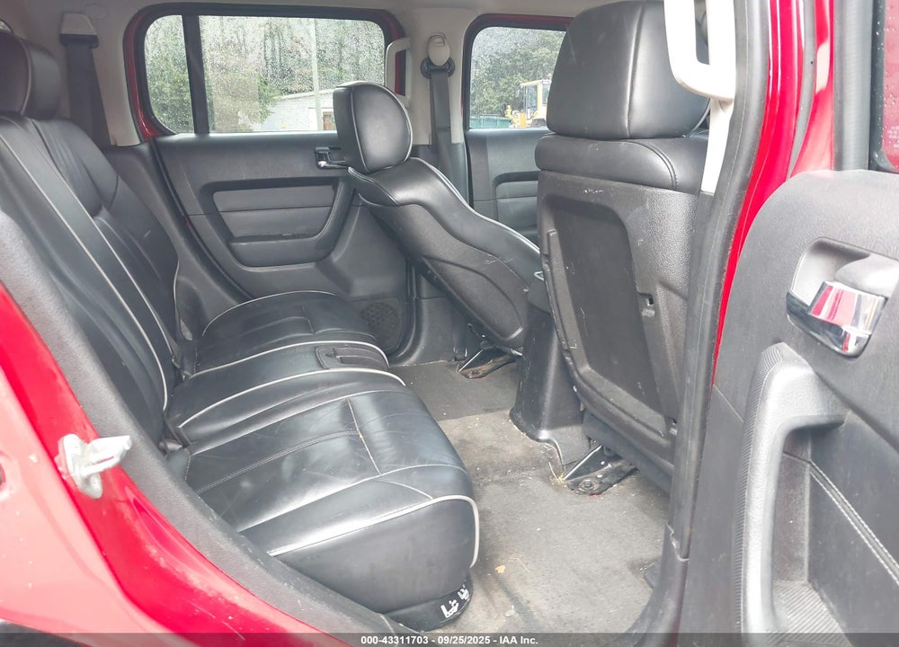 2007 HUMMER H3 SUV VIN: 5GTDN13E478158071