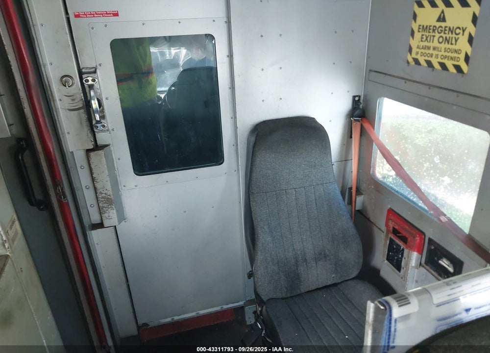 2011 INTERNATIONAL 4000 4300 LP VIN: 1HTMNAAM4BH393759