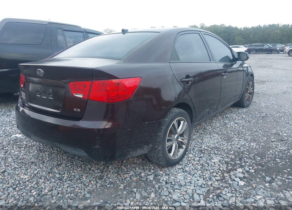 2011 KIA FORTE EX VIN: KNAFU4A25B5448324